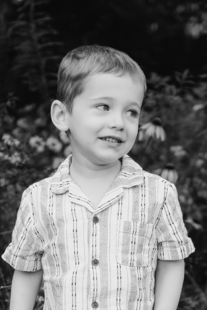boy outdoor for family pictures